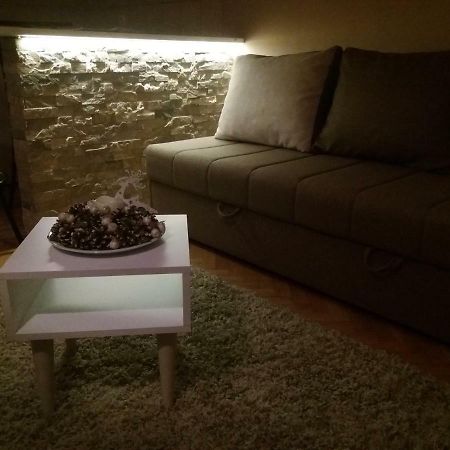 Studio Nina Novi Sad Luaran gambar