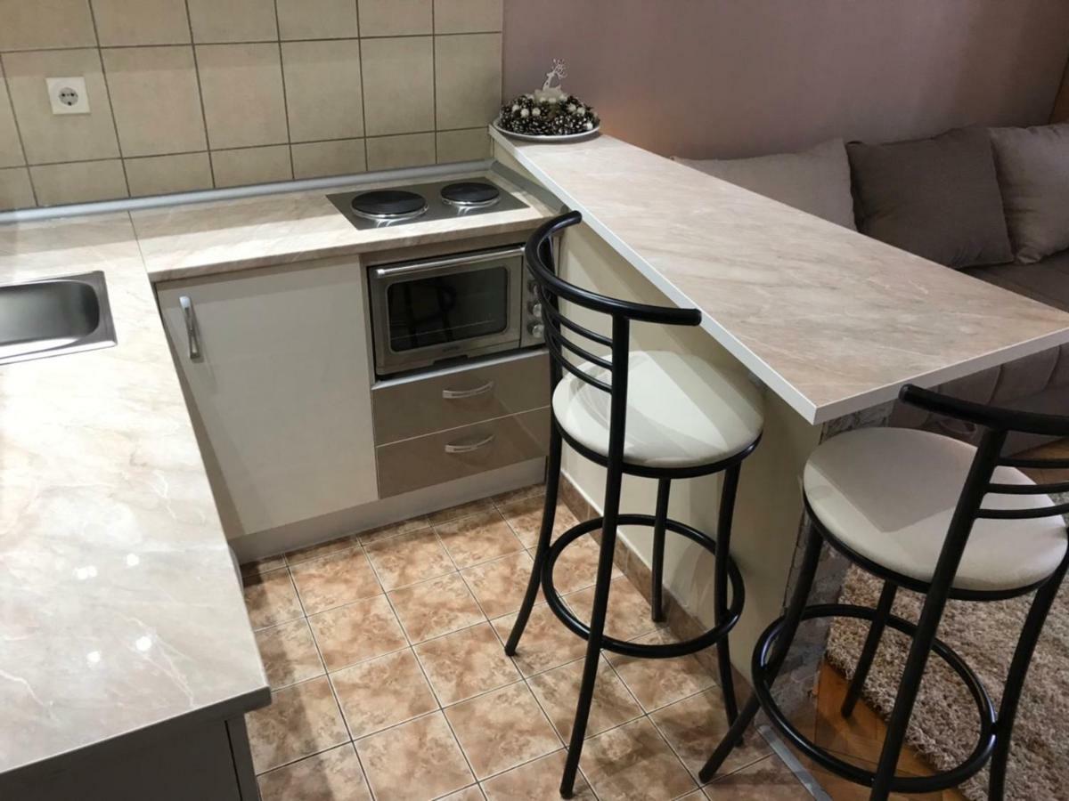 Studio Nina Novi Sad Luaran gambar