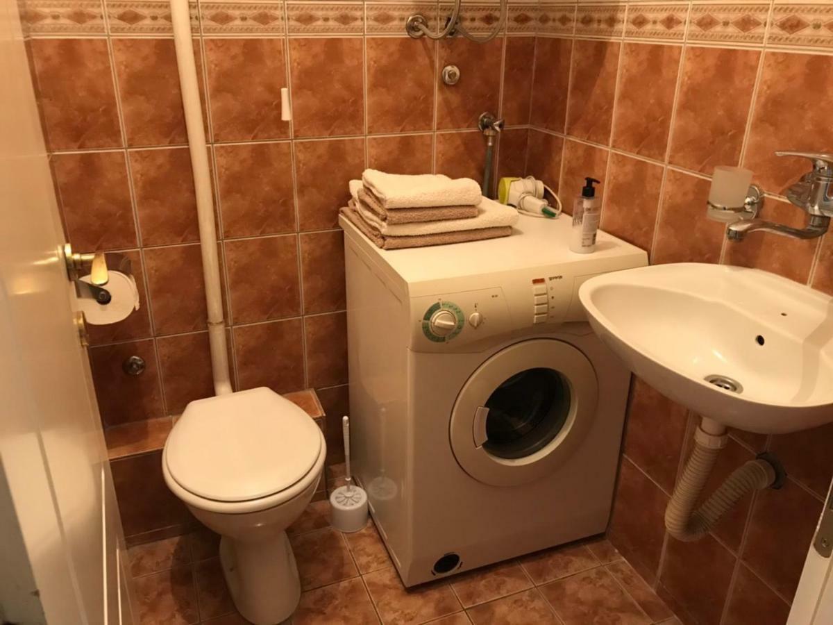 Studio Nina Novi Sad Luaran gambar